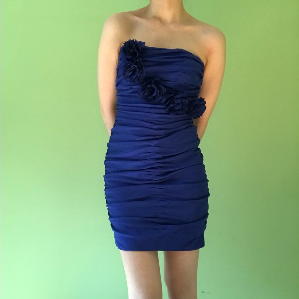 Bodycon strapless navy dress